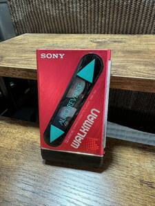 SONY WM-102 レッド カセット　ウォークマン ソニー カセットプレーヤー カセットウォークマン WALKMAN 