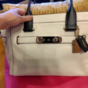 COACH　スワッガー37 ハンドバッグ