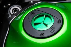 【国内在庫】LighTech ライテック フューエルタンクキャップ スピンロッキング 緑 グリーン カワサキ NINJA 400 Z650 Z900 ZX-6R 636 他 ★