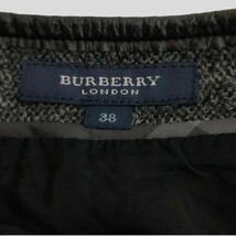 BURBERRY LONDON / バーバリーロンドン ウール100%×レザーエッジ 膝丈フレアスカート ツイード調 ダークグレー 38サイズ I-3525_画像2