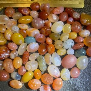 レア　アラシャンゴビ瑪瑙冰皮飴芯　花目90個(おまけ付き) 天然石