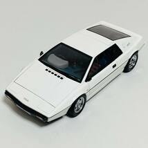 【中古品】AUTOart オートアート 1/18 LOTUS Esprit ロータス エスプリ 007 The Spy Who Loved Me 私を愛したスパイ ミニカー モデルカー_画像1