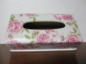 Art hand Auction Handmade: Decoupage ** Wooden tissue case (cute roses), Handmade items, Case, Storage bag, Tissue case