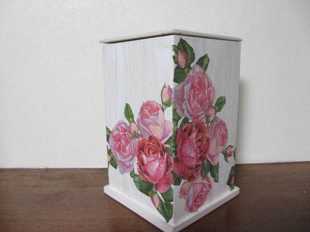 Hecho a mano: Decoupage ** Bote de basura pequeño de madera (Ramo de rosas), Artículos hechos a mano, interior, bienes varios, otros