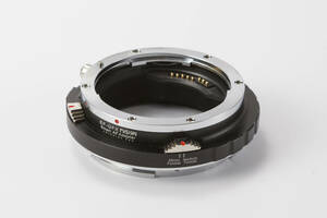 Fotodiox Fujifilm GFXシリーズ用 マウントアダプター EF-GFX-FSN　GFXカメラボディへEFレンズを装着できます。