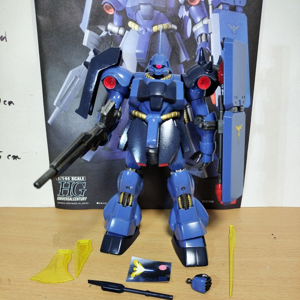 HGUC 1/144 雷辛施耐德专用机 吉拉多加涂装完成品高达垃圾 逆袭的夏亚高达模型 新吉翁 附袖祖鲁 HG, 特点, 高达, 完成的产品