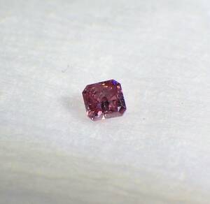 【Type２aのビビッドピンク】ピンクダイヤモンド 0.05ct fancy vivid pink CGLソ付き ビビッドピンクのType２aは超稀少。