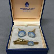 060205 257226-1 Wedgwood　ウエッジウッド　カフス　タイピン　ジャスパー　ブルー×ゴールドカラー　アクセサリー　スーツ小物　USED品_画像1