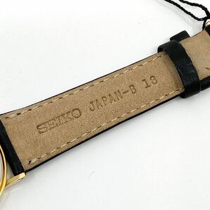極美品 SEIKO 腕時計 ハードレックスクリスタル ラウンド バーインデックス 2針 クォーツ quartz ゴールド 金 純正ベルト セイコー Y462の画像9