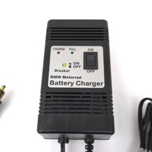 美品 BMW モトラッド 純正 バッテリー 充電器 _画像2