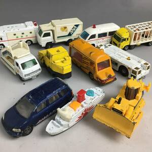 ut21/89 トミカ ミニカー まとめて　11点 /lion bus/ana/towing tractor/救急車/動物輸送トラック/ブルドーザー/その他 レトロ〇●