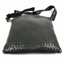 【ボッテガヴェネタ】基準内 BOTTEGA VENETA ショルダーバッグ イントレチャート 斜め掛け 本革 レザー メンズ レディース 伊製 保存袋付き_画像4