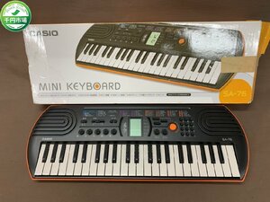 【N2-1250】CASIO カシオ SA-76 ミニキーボード ブラック＆オレンジ 電子ピアノ 44ミニ鍵盤 音楽 楽器演奏 コンパクト 現状品【千円市場】