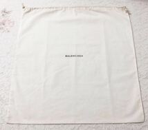 バレンシアガ「BALENCIAGA」 バッグ保存袋 現行（3398）正規品 付属品 内袋 布袋 巾着袋 46×49cm バッグ用 ホワイト 布製_画像1