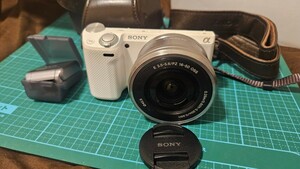 SONY NEX-5R 社外単焦点レンズ17mmf1 4付き ミラーレス一眼カメラ パワーズームキット