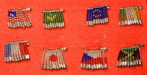 レア 美品 1970年頃 ビーズアート 国旗 日本 アイルランド アメリカ フランス ジャマイカ フィリピン EU欧州旗 記章 バッジ メダル　記念章