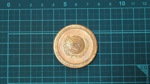 昭和レトロ 1971年 UN UNITED NATIONS 国際連合 国連 記念メダル 記章 コイン 平和の象徴 丸く連なった 鳩柄 鳥模様 スーベニア