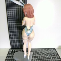 「魅惑のバニーガール - 茶髪ショートボブの華麗なフィギュア」高さ28cm_画像5