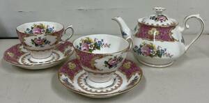 ◯ ROYAL ALBERT BONE CHINA Lady Carlyle カップ＆ソーサー 2客セット ティーポット　金彩 金縁 花柄 薔薇 ローズ 洋食器