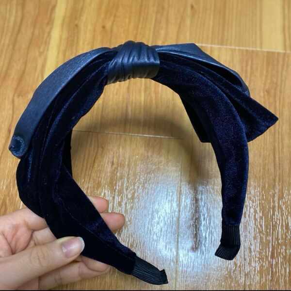 ネイビー ベロア リボンカチューシャ