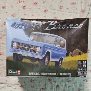 レベル 1/25 フォード ブロンコ Revell Ford Bronco