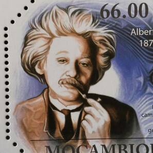 J057 モザンビーク切手 著名人シリーズ「アインシュタインの功績記念切手小型シート」「アインシュタイン6態」2011年発行 未使用の画像6