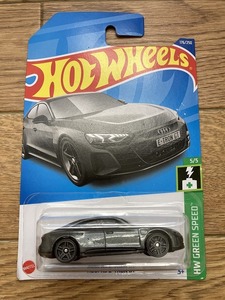 527 Hot Wheels ホットウィール ベーシックカー AUDI RS E-TRON GT　アウディ RS E-トロン GT