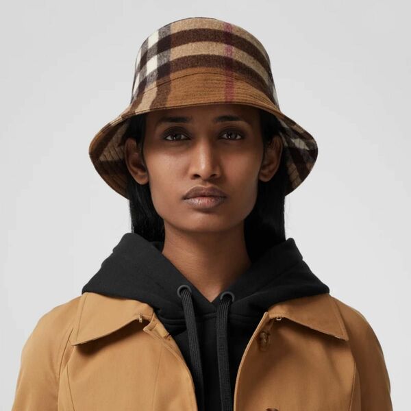 Burberry ウールバケットハット