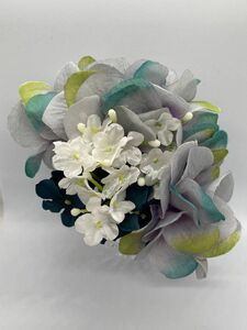 値下げ！お花のUピンセット　ハンドメイド