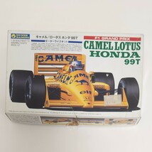 グンゼ1/24　未組立　同梱可　キャメル ロータス ホンダ 99T　(キットNO.4)　モーターライズ_画像1