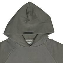 [並行輸入品] FEAR OF GOD FOG ESSETIALS エッセンシャルズ バックロゴ プルオーバーパーカー (ink) (XL)_画像3