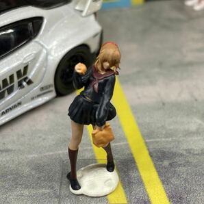 1:64 金髪美女 マック帰り フィギュア カバン付き トミカサイズ ジオラマ MINI GT LBWK 日本未発売マテル ミニカー カーズ MATTELの画像9