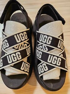 UGG サンダル