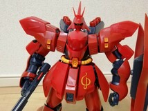 バンダイ　MG 1/100 機動戦士ガンダム　逆襲のシャア　サザビー　組立て済み　ガンプラ_画像2