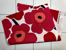 【SALE】marimekko　ハーフカットクロス／はぎれ　ピエニ＆ミニウニッコ　ホワイト×レッド　２枚セット　68×50cm　マリメッコ_画像5