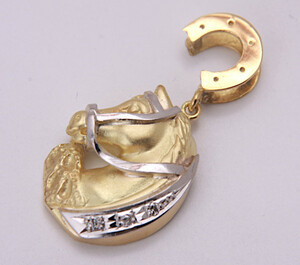 { pawnshop exhibition }k18/Pm900* horse . horseshoe motif pendant top *C-5973