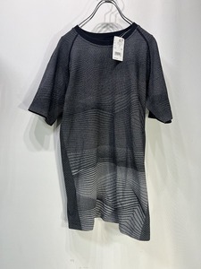 未使用 PUMA プーマ 半袖 クルー Tシャツ 総柄 M R601T