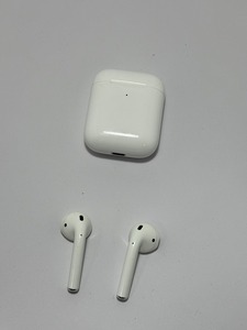 Apple アップル AirPods 第二世代 第2世代 A1938 A2031 A2032 Bluetooth ワイヤレス イヤホン イヤフォン USED 中古 (R601-B3