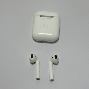 Apple アップル AirPods 第二世代 第2世代 A1938 A2031 A2032 Bluetooth ワイヤレス イヤホン イヤフォン USED 中古 (R601-B1の画像2