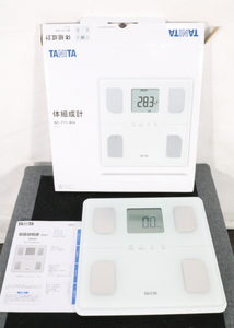 【ト滝】美品 TANITA タニタ 脚点表示機能搭載 体組成計 BC-771-WH ホワイト 2023年製 製造番号.8230427 AB848DEW36