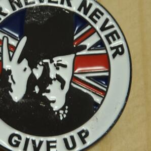 B品 英国 インポート Pins ピンズ ピンバッジ ラペルピン NEVER NEVER NEVER GIVE UP Winston Churchill チャーチル イギリス UK 571Bの画像3