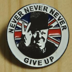 B品 英国 インポート Pins ピンズ ピンバッジ ラペルピン NEVER NEVER NEVER GIVE UP Winston Churchill チャーチル イギリス UK 571Bの画像5
