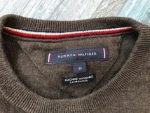 TOMMY HILFIGER トミーヒルフィガー メンズ ワンポイント刺繍 薄手 ニットセーター M 焦げ茶_画像2