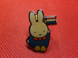 Miffy ミッフィー　ハウステンボス　記念 ピンズ ピンバッジ　本体のみ　中古