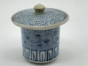 【時代物陶器】　古伊万里　成化年製銘　『微塵唐草文お猪口』蓋おまけ　　茶器/ぐい呑み/お猪口/酒盃　定形外可　N1105A