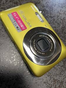 CASIO EXILIM コンパクトデジタルカメラ EX-Z800（イエロー）本体+バッテリー付