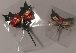 730/料理飾り 菓子 ケーキ クリスマスピック ２種類/Merry Christmas文字レッド＆ゴールドラメリボン 柊(ヒイラギ) 赤い実