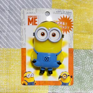 【美品】 USJ ミニオン　ライティングバッジ　Illumination entertainment キーホルダー