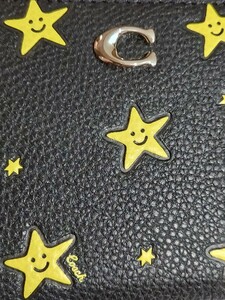 新品　１円スタート！ 二つ折りミニ財布【コズミック】 コーチ ビルフォールド ウォレット・スター プリント COACH CN611