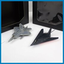 ★ホーガンウイングス M-SERIES 1/200戦闘機模型 F-117A NIGHTHAWK + LOCKHEED MARTIN F22 RAPTOR/外箱付き/軍用機&1842700125_画像1